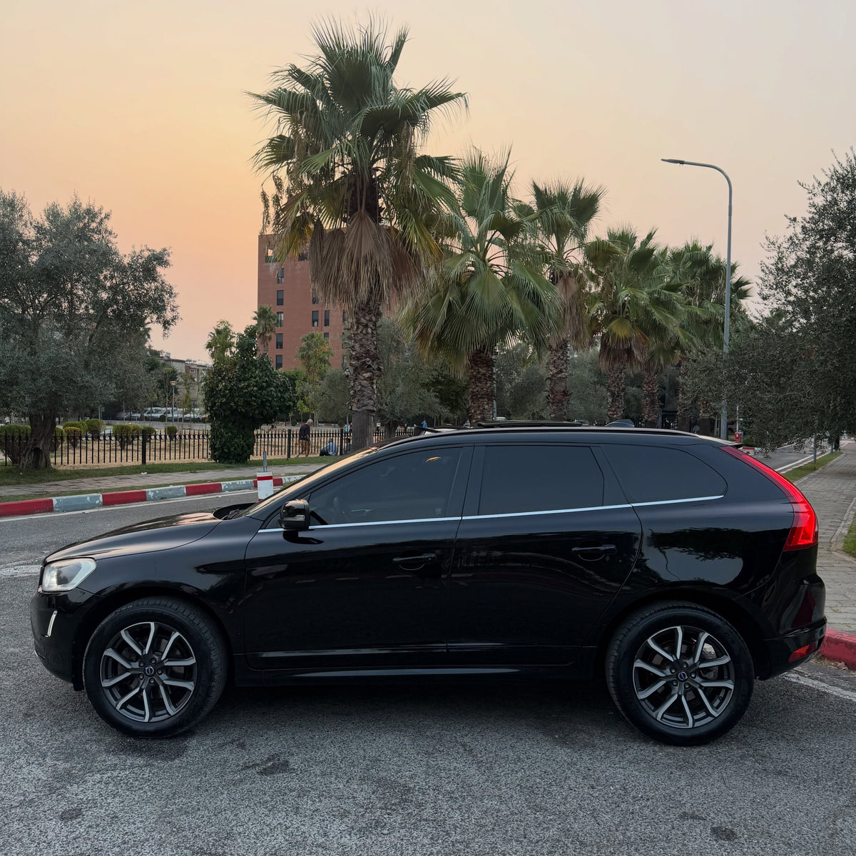 Volvo xc60 4x4 2.4 2016 në shitje - Pazari Shqiptar