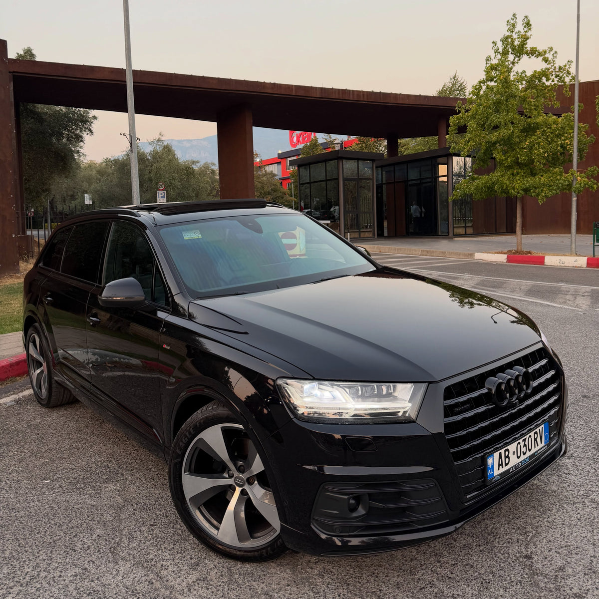 Audi Q7 S-Line 3.0 naftë automatik në shitje në Tiranë