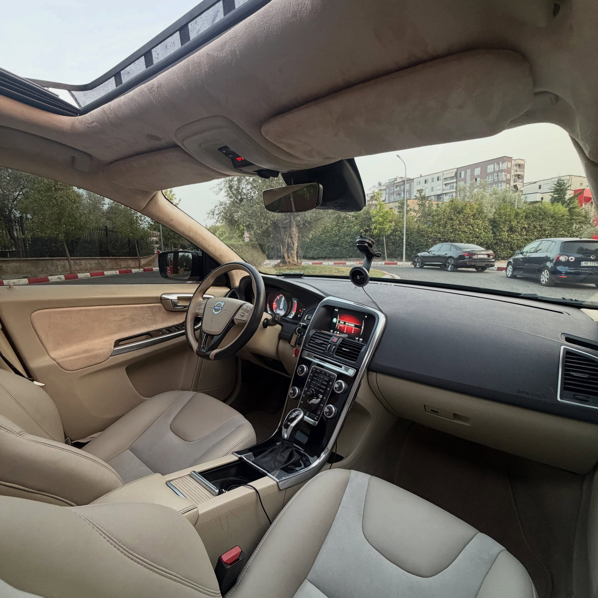 Volvo xc60 4x4 2.4 2016 në shitje - Pazari Shqiptar